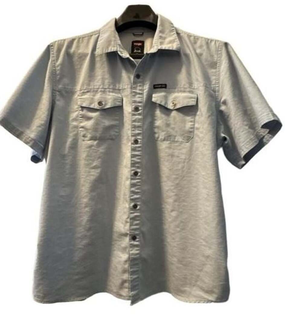 Wrangler Men's Regular Fit Short Sleeve Button-Down Shirt Light Blue 2XL